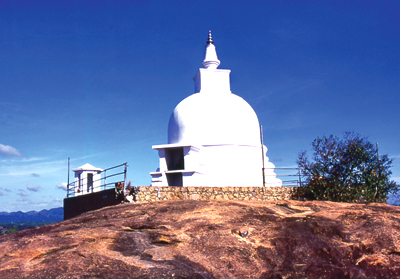 A small Dagaba on the Kuda Situlpauwa summit