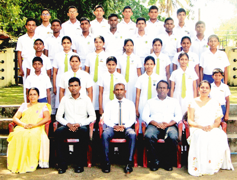 Members of the media unit and traffic wardens with the teachers-in-charge