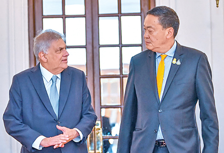 President Wickremesinghe and Thai Premier Thavisin attending a function
