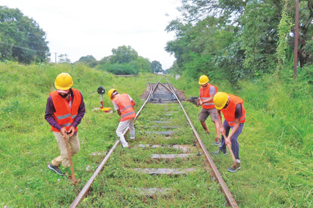 Removal of the old tracks from Anuradhapura to Mahawa