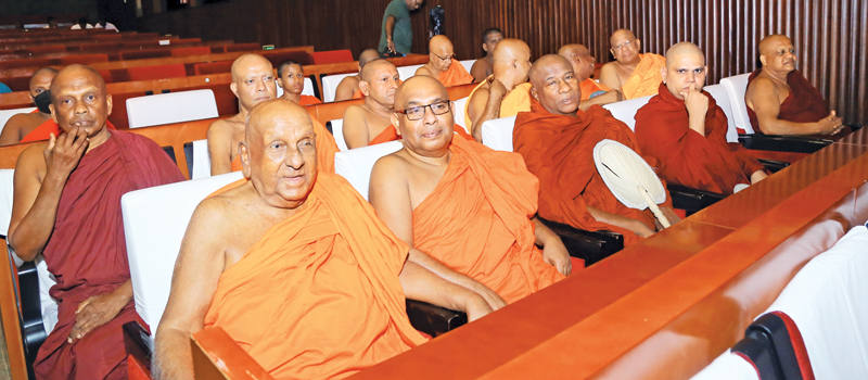 Chancellor, Sabaragamuwa University, Ven. Prof. Kamburugamuwe Vajira Thera and bhikkhus at the ceremony.
