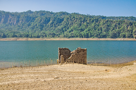 The debris of the temple gives a unique setting to the topography of the reservoir
