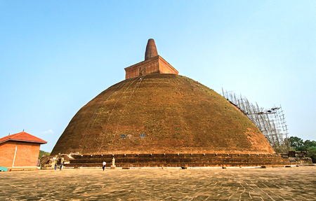 Impressive Abhayagiri dagaba