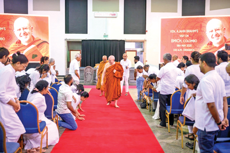 Ven. Ajahn Brahm arriving at the BMICH