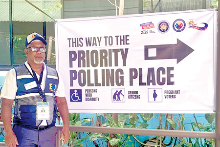 Saman Sri Rathnayaka at the voting center in Philippines