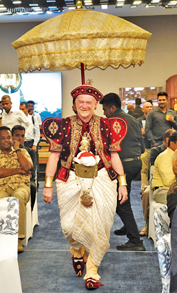 Chris Coe, Chairman BGTW made a grand entrance depicting the times of the Kandyan Kings