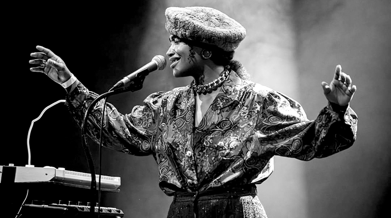 Her first stage performance was a decade ago in Australia, and her first professional studio recording happened three years ago. Blues is the genre Anaïs loves most, forming the root of most of her songs