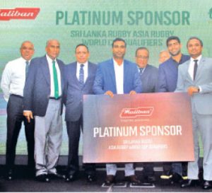 Maliban Group Head of Marketing Milinda Weerasinghe handing over the platinum sponsorship to Sri Lanka Rugby officials(Pic by Sudath Nishantha)