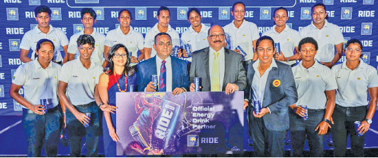 The Sri Lanka Women’s Cricket Team at the launch (Pix by Chinthaka Kumarasinghe)