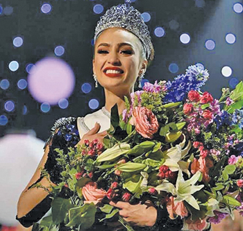Miss USA R’Bonney Gabriel celebrates after winning the 71st Miss Universe competition on January 14, 2023.
