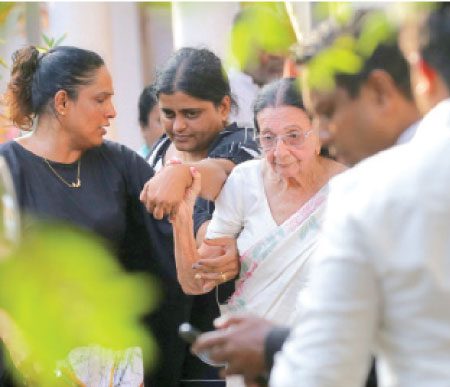 Pix by Rukmal Gamage and Sulochana Gamage