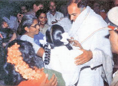 Former Indian Premier Rajiv Gandhi at the rally in Sriperumbudur a few minutes before the assassination
